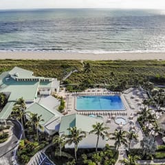 Golf View Townhome - Minutes from beach