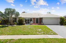 Barefoot Bungalow - 3 BR Pool home with Hot Tub - Image 4