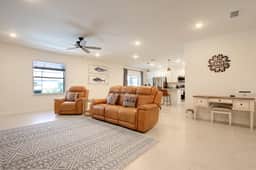 Pristine Newly Heated Pool Home Centrally Located - Image 5