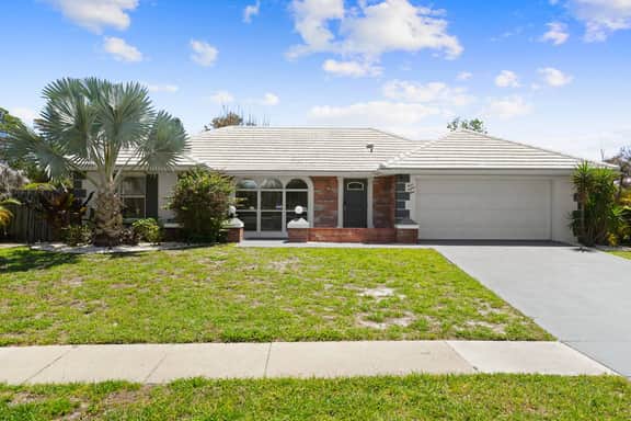 Barefoot Bungalow - 3 BR Pool home with Hot Tub - Image 4