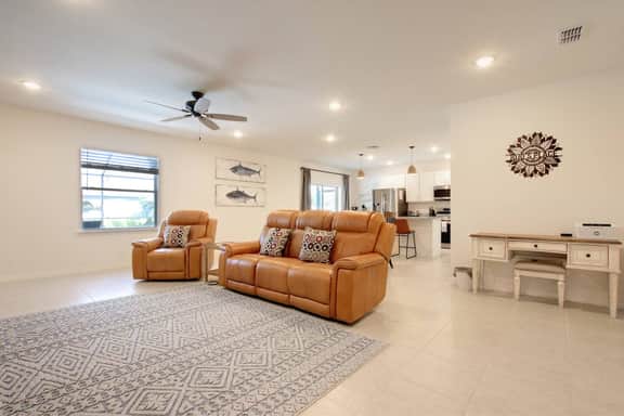 Pristine Newly Heated Pool Home Centrally Located - Image 5