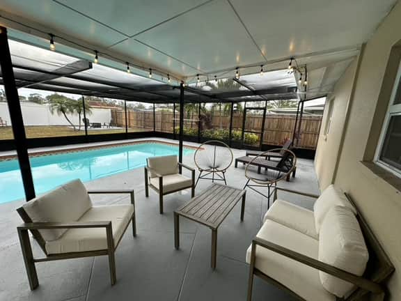 Quiet Family Home w/ Pool Near Pinecraft - Image 4