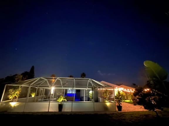 Barefoot Bungalow - 3 BR Pool home with Hot Tub - Image 1
